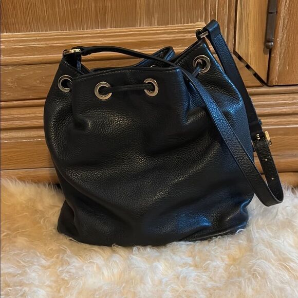 Michael Kors Black Leather Shoulder Bag - Picture 2 of 3